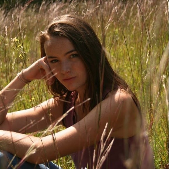 Meet your Posher, Zoe - Picture 1 of 1